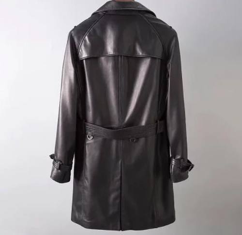 巴宝莉:2018法国走秀风衣真皮款,红到飞起的版