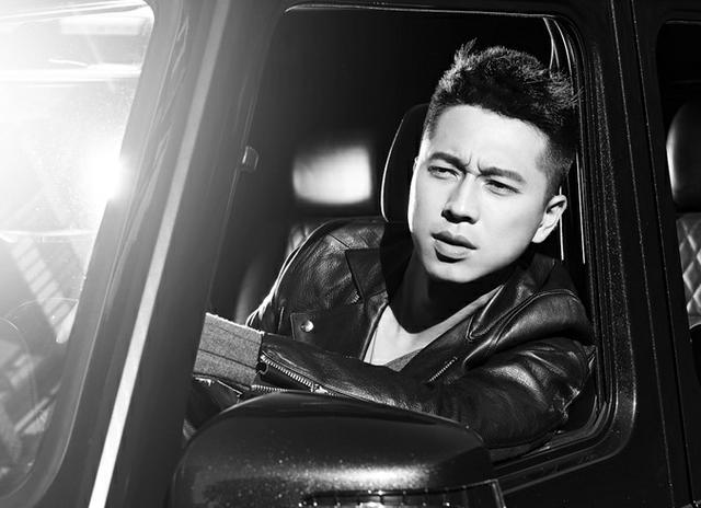 22岁出道,爆红后被誉国民女婿和万人迷,凭一剧与胡歌同获视帝