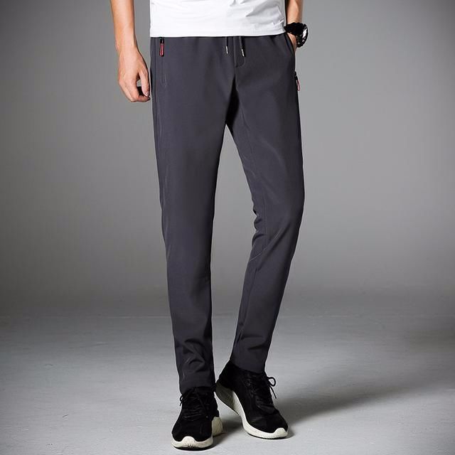 男人别再穿牛仔裤,如今束脚裤成新一代流行男