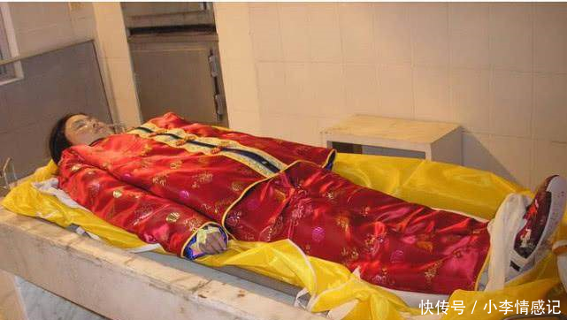 为什么殡仪馆工资不高, 很多大学生却抢着去 听