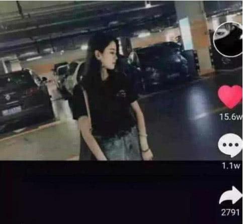 洗澡门事件之后,抖音再次无底线,妈妈抱女儿