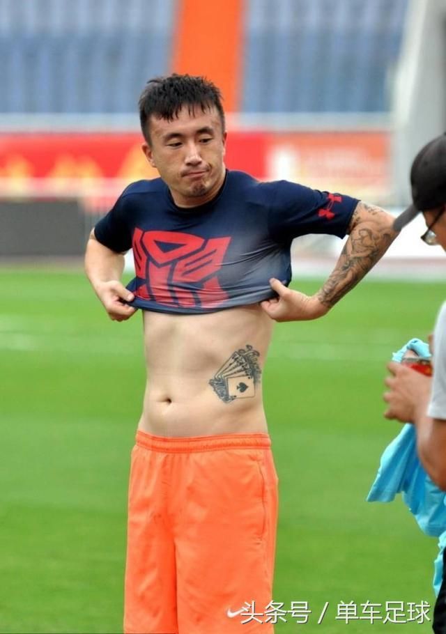 足球运动员需要肌肉不?国足赵旭日回应:并不需