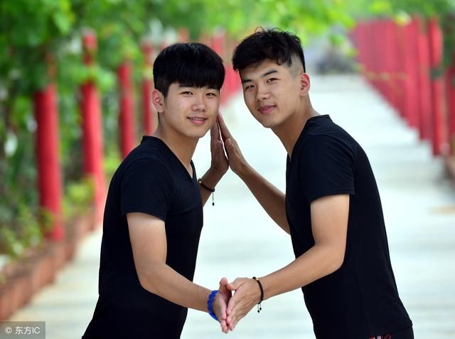 我结婚,哥们礼金给我发红包,打开一看,我不敢相