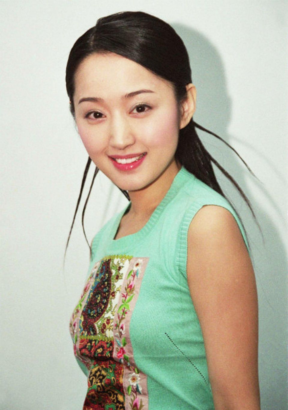 杨钰莹一组十七年前青涩旧照,29岁却嫩得像个