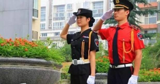 小区露天停车位要收费?不要被物业忽悠了,这些