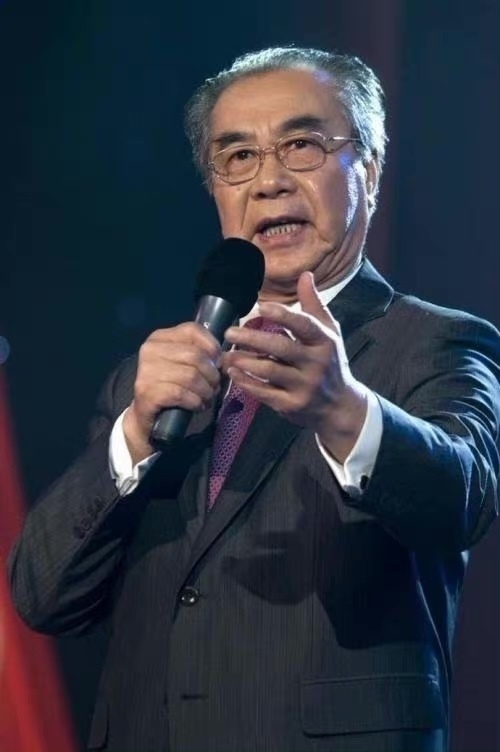 方明老师因病离世