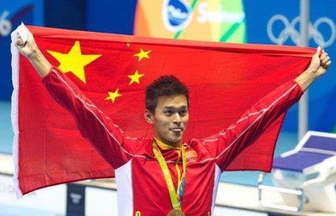 37岁的郭晶晶眼睛几乎失明,孙杨每个指纹录不