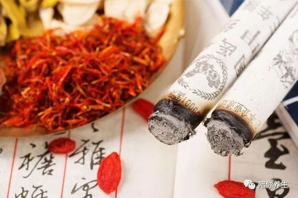 长痘 头发油腻都是湿气惹的祸 那么艾灸能去湿气吗