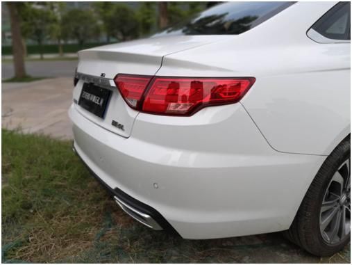 网红城市里的2018款吉利帝豪GL 带我尽情爱我