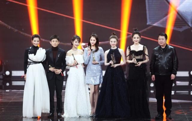 关晓彤晒2017成绩单,实力证明自己配的上鹿晗