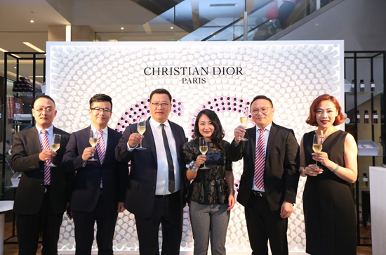 Dior迪奥香氛世家限时精品店郑州丹尼斯大卫城