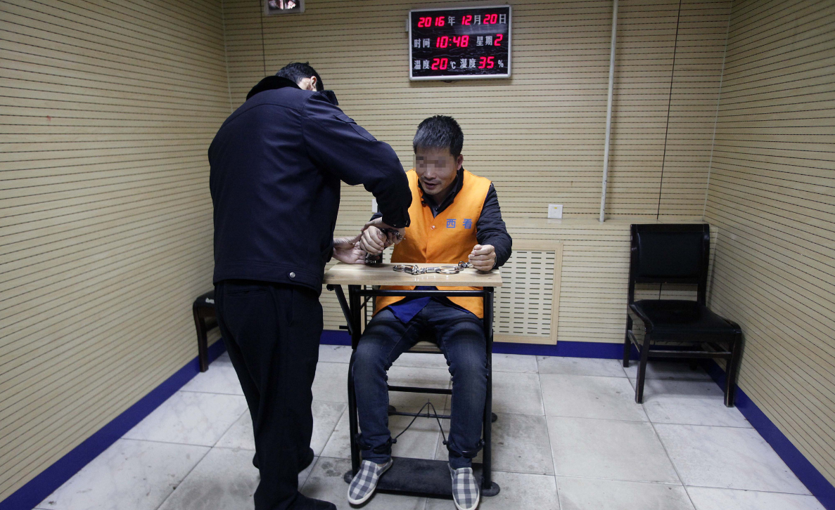 西安“十大逃犯”之一逃亡十年终自首 亲人认不出