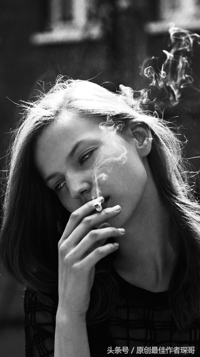 手机壁纸。全黑色。30张。不收藏会后悔。