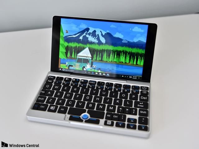 老外评价这是飞机上最好用的迷你电脑,微软苹