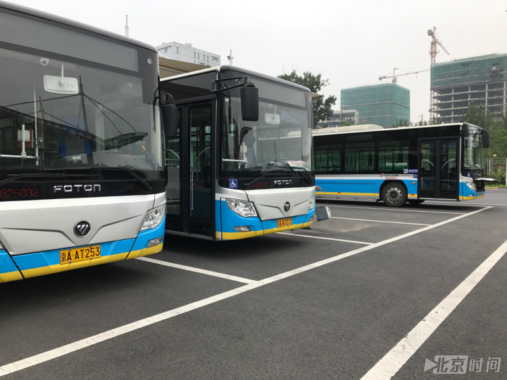 年底北京新能源公交占比超68% 国三柴油公交将“谢幕” 年底北京新能源公交占比超68% 国三柴油公交将“谢幕”