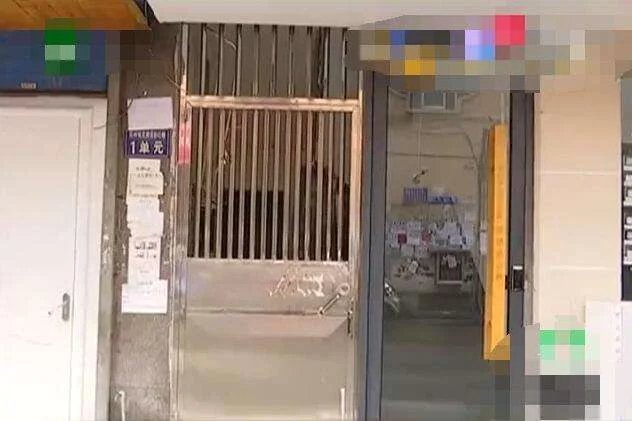 268万买下二到五楼, 却被一楼业主强行拆除: 楼
