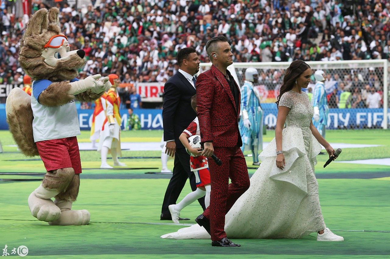 俄罗斯总统普京参加世界杯开幕式
