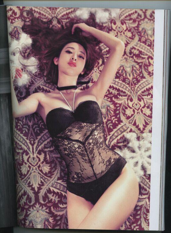 张俪三年前登《男人装》的样子。