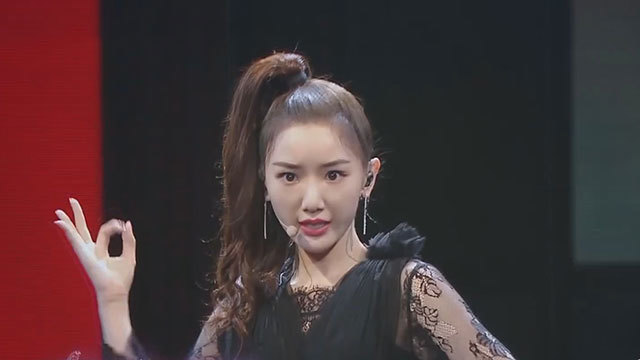 毛晓彤女王范儿惊艳献唱《孤单芭蕾》