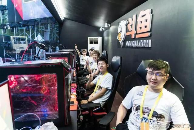 王者荣耀:斗鱼嘉年华HG战队对阵Estar,场面堪