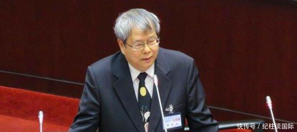 看看蔡英文身边的猪队友们说的话、做的事