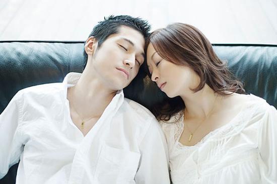 女人服侍男人哪些招数?女人天生具备伺候男人的能力-第1张图片-潮百科 女人服侍男人哪些招数?女人天生具备伺候男人的能力-第1张图片-潮百科