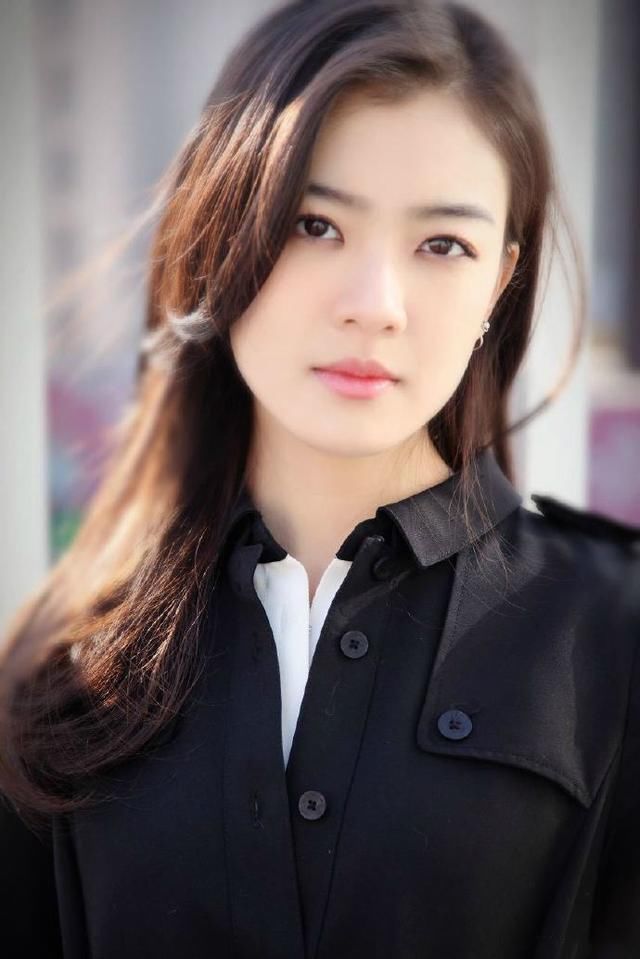 比杨幂还牛!张翰开公司签5位艺人,有环球小姐