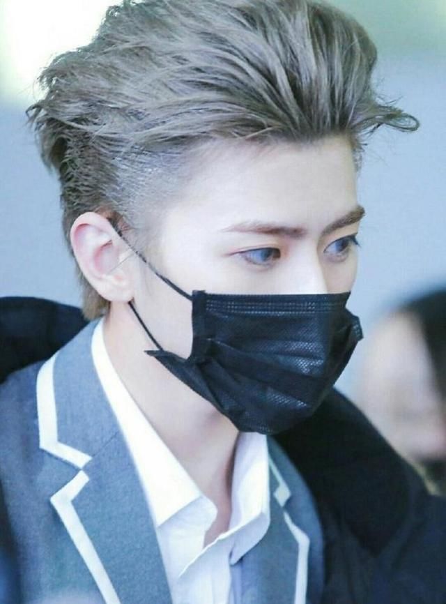 练习生的口罩秀,蔡徐坤标准,范丞丞、王子异戴