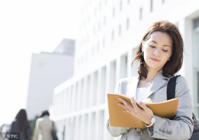 女员工巧用5招潜规则,翻身成为女强人,深得老