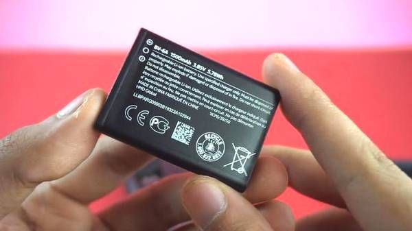 诺基亚8110开箱:上4G网玩游戏 和iPhoneX没大