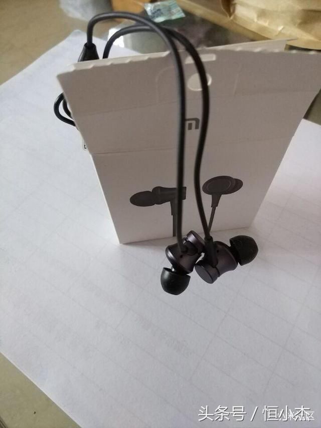 清新版体验评测:29元的小米活塞耳机到底好不