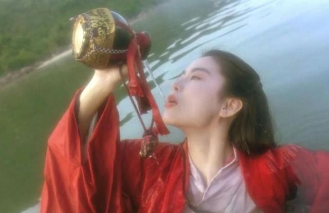 林青霞:雌雄同体的帅性温婉美,让人过目不忘!