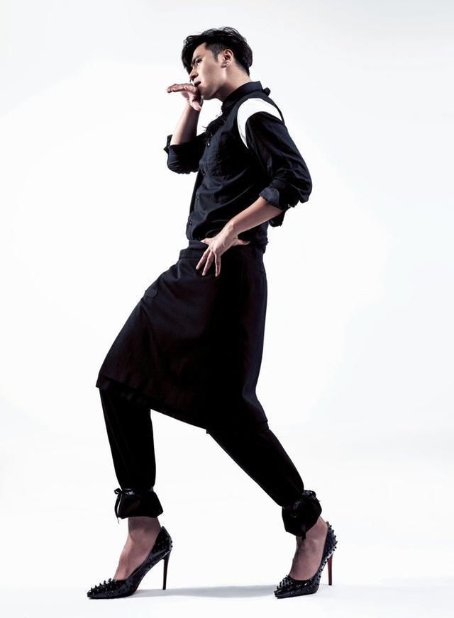 鹿晗:穿高跟鞋了,陈伟霆:也穿高跟鞋了,罗志祥: