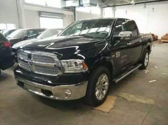 道奇公羊长角号V8皮卡5700 高难度玩越野 道奇公羊长角号V8皮卡5700 高难度玩越野