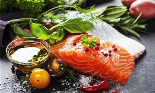 女人常吃三文鱼可保持青春容颜美容靓肤,癌症