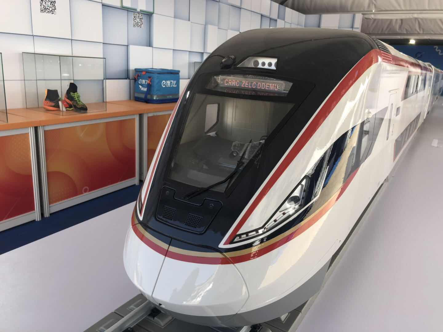 发现新玩具 !有了它游泳比鱼还厉害 发现新玩具 !有了它游泳比鱼还厉害