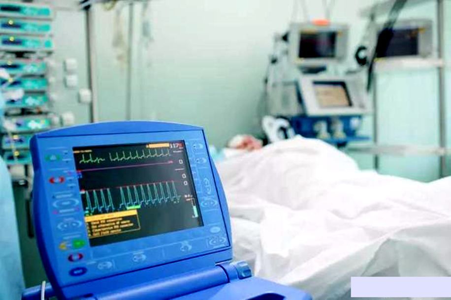 福建1岁女婴游泳馆溺水,1分钟死亡,妈妈在旁边