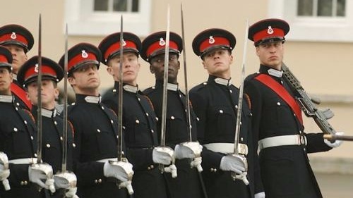 英国兵源匮乏 国防部大推募兵创意广告