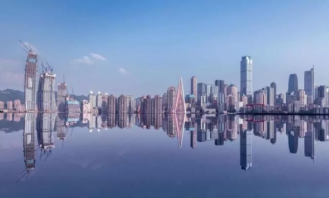重庆是世界最大的内陆山水城市,也当下最热门