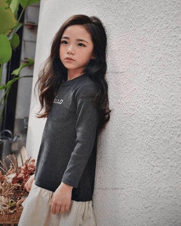 6岁女孩因长相好看,经纪公司愿意花10年等她长大