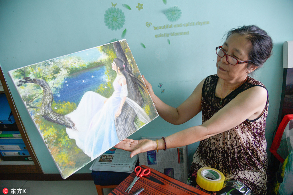 最近，张俊莉和她的油画作品在网络走红，短短3天时间，她积攒了10余年的百幅作品几乎售罄，她的母亲每天都忙着打包这些油画作品，并寄往全国各地。