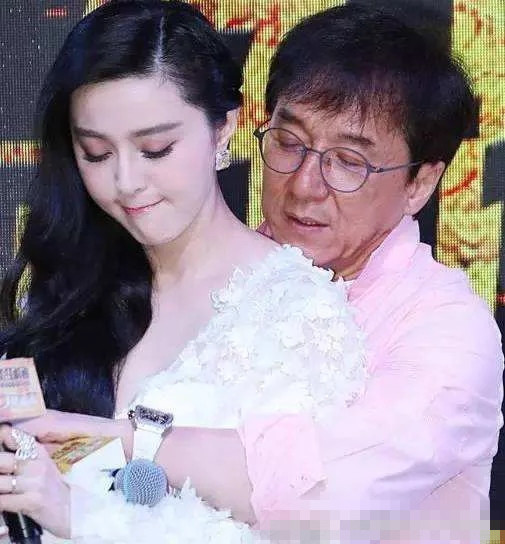 成龙为什么被称为老色鬼 看完这8张图就知道了(组图) - 6