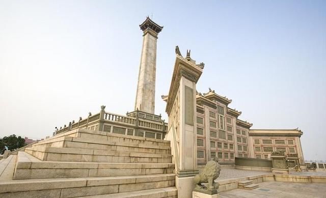 陈嘉庚葬礼极为隆重,周总理、朱德执绋,葬于故