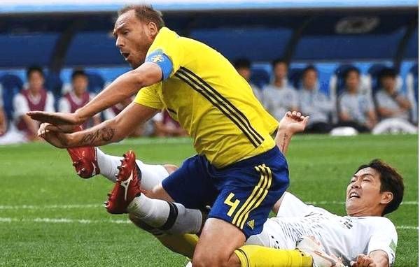 都说世界杯韩国队踢球脏,还有比韩国队踢得更