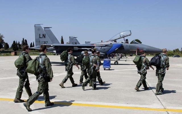 他們在空軍界都享受著國寶一樣的待遇