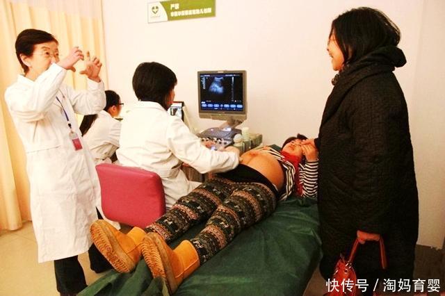 2个月宝宝每天晚上莫名哭闹,婆婆以为鬼上身