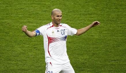 大罗,小罗,C罗,梅西,齐达内按巅峰时期实力应该