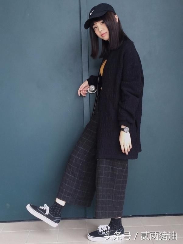别再穿低袜了!穿中筒袜子才是时尚!
