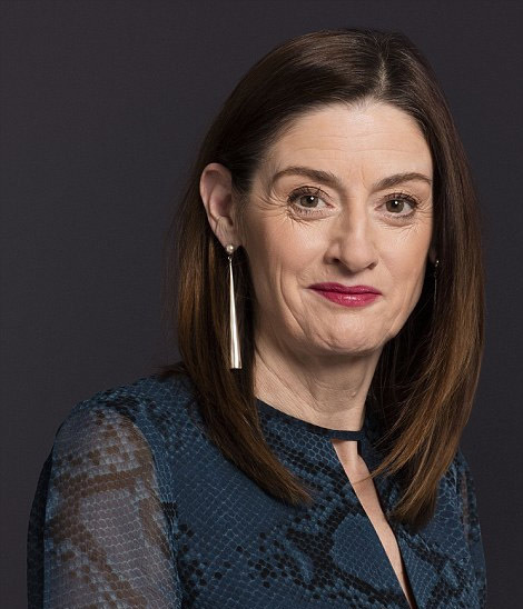 皱纹真实的展现在这些女性脸上.