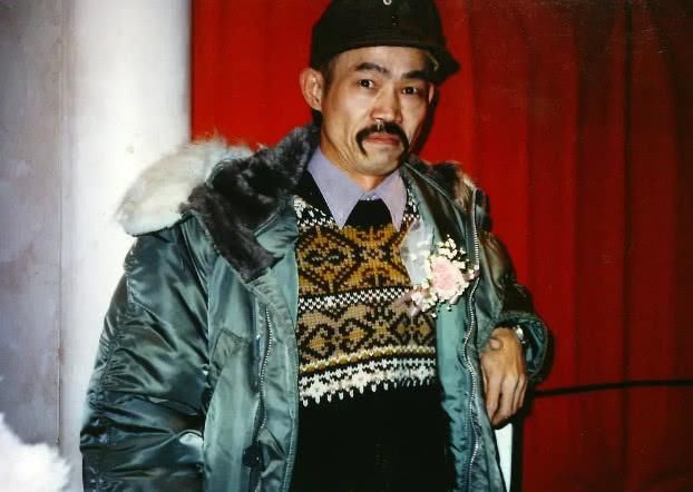 成龙请他拍戏800万请不动,陈思诚花10万就搞定,座驾低调稳重!